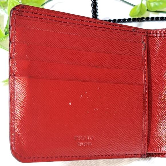 Prada Bifold Wallet in Red Authentic Good Condition - Picture 4 of 16